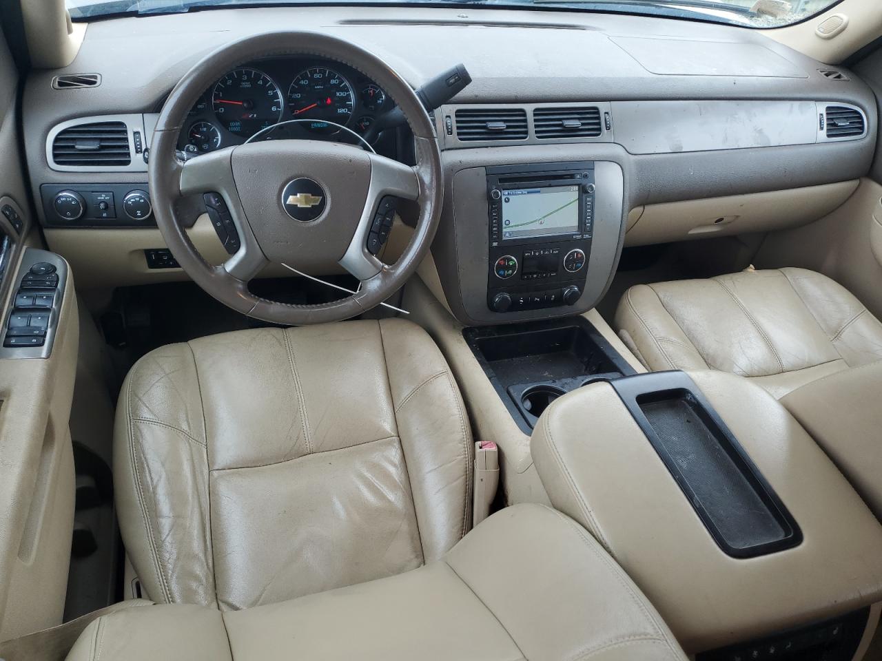 2014 Chevrolet Suburban VIN 1GNSKJE72ER231295 Copart auction photo, front end / minor dent/scratches damage thumbnail 8