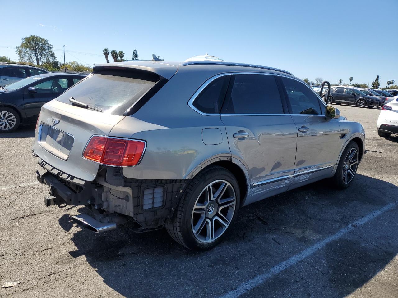 2018 Bentley Bentayga VIN SJAAC4ZV0JC020171 Copart auction photo, side / rear end damage thumbnail 3