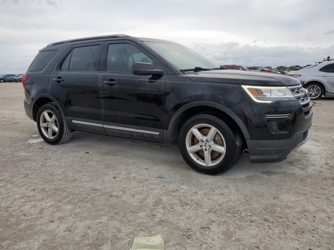 2018 Ford Explorer VIN 1FM5K7DH5JGA12156 Copart auction photo, front end / side damage thumbnail 4