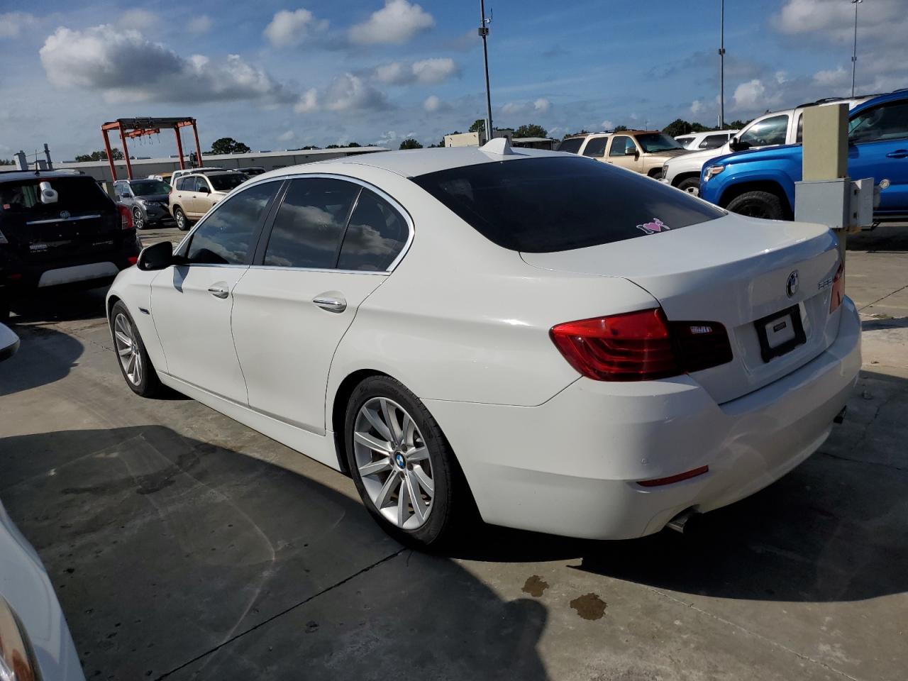 2015 BMW 5er VIN WBA5B1C5XFD921007 Copart auction photo, water/flood damage thumbnail 2