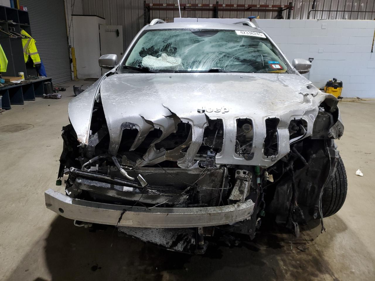 2016 Jeep Grand Cherokee VIN 1C4PJMCS5GW345807 Copart auction photo, front end / side damage thumbnail 5