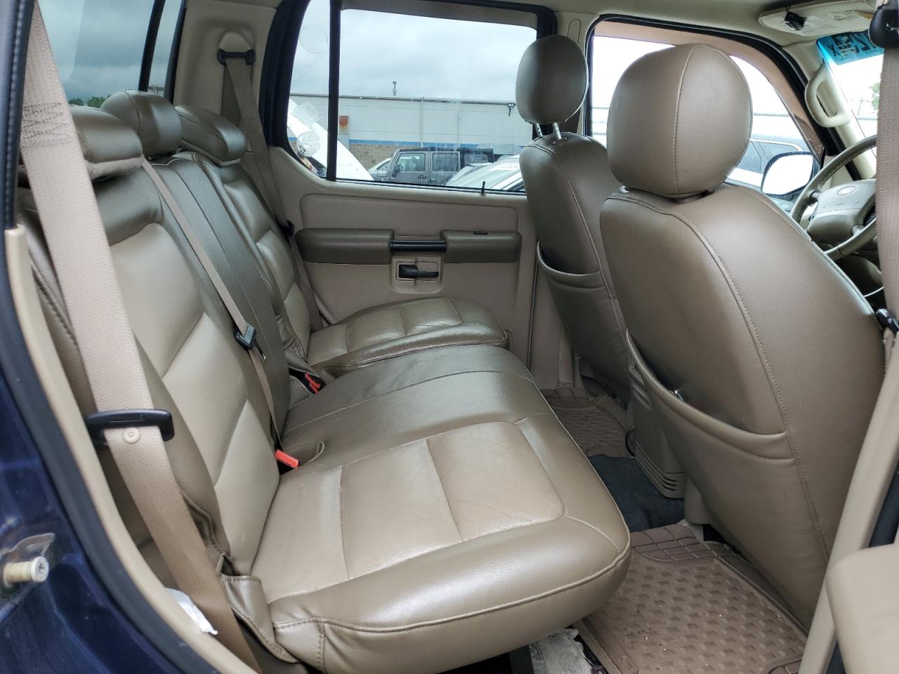 2005 Ford Explorer VIN 1FMZU77K05UB68437 Copart auction photo, side / minor dent/scratches damage thumbnail 10