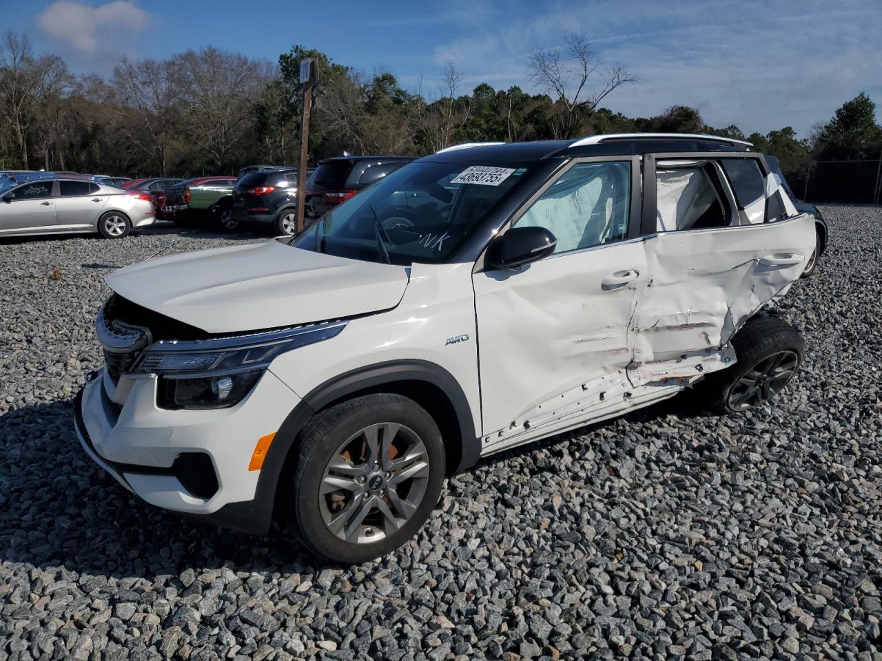 2021 KIA Seltos VIN KNDEUCAA7M7185390