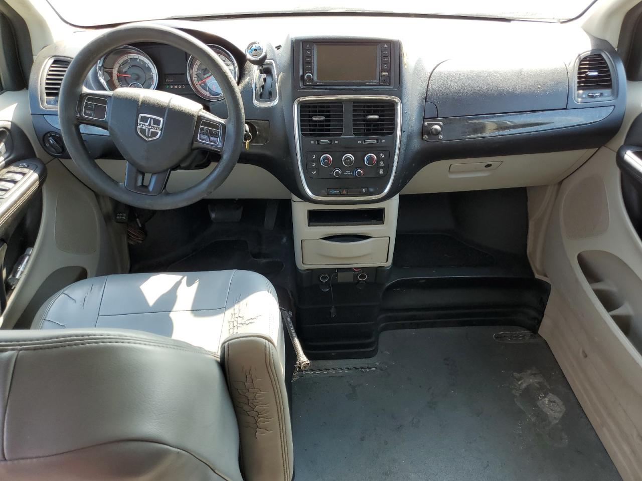 2017 Dodge Caravan VIN 2C4RDGBG2HR776548 Copart auction photo, minor dent/scratches damage thumbnail 8