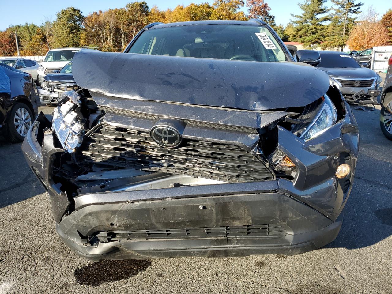 2021 Toyota RAV 4 VIN 2T3P1RFV8MC194752 Copart auction photo, front end / minor dent/scratches damage thumbnail 5