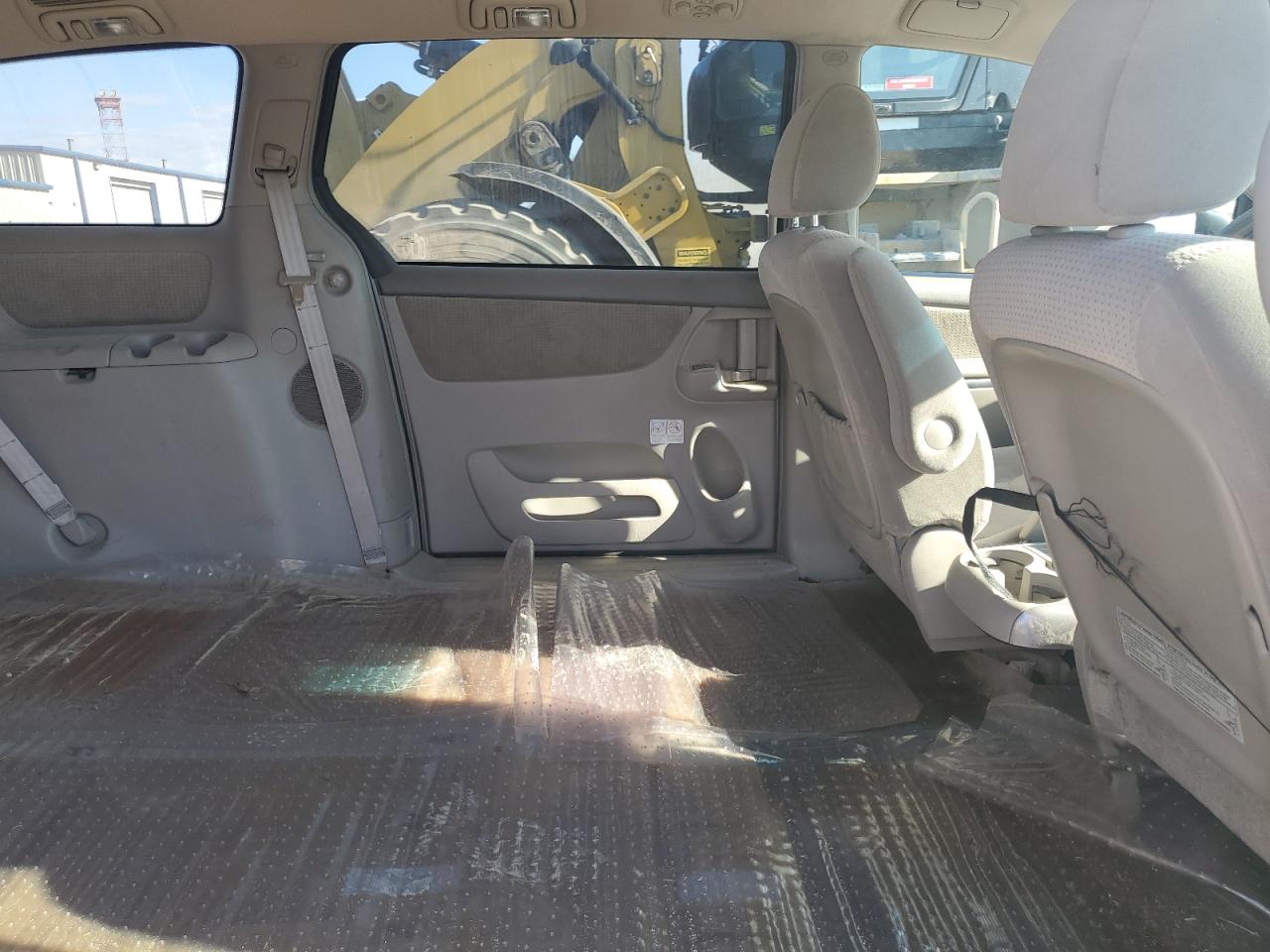 2010 Toyota Sienna VIN 5TDKK4CC7AS300875 Copart auction photo, rear end damage thumbnail 11