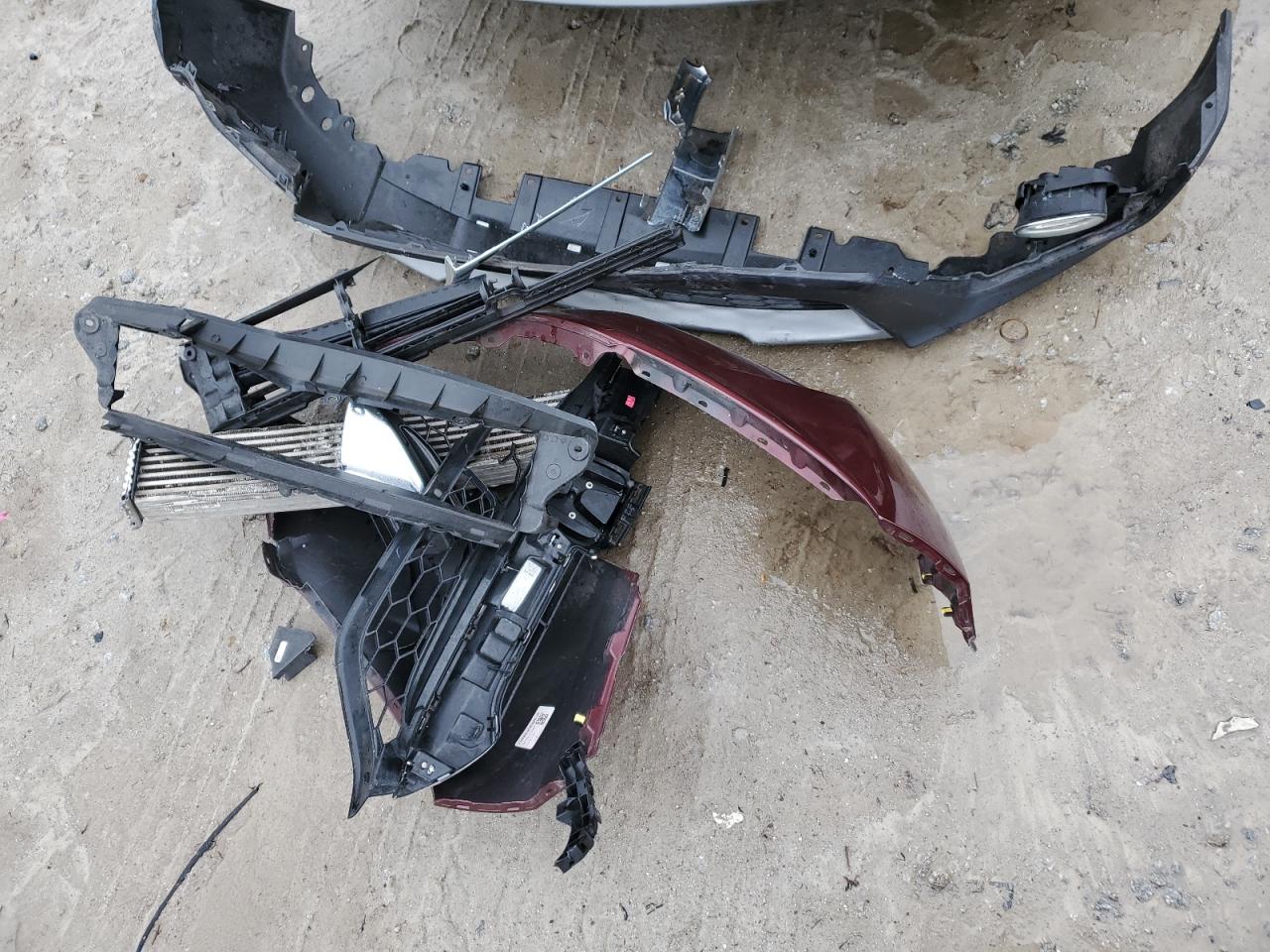 2018 Honda CR-V VIN 7FARW2H50JE091490 Copart auction photo, front end damage thumbnail 13