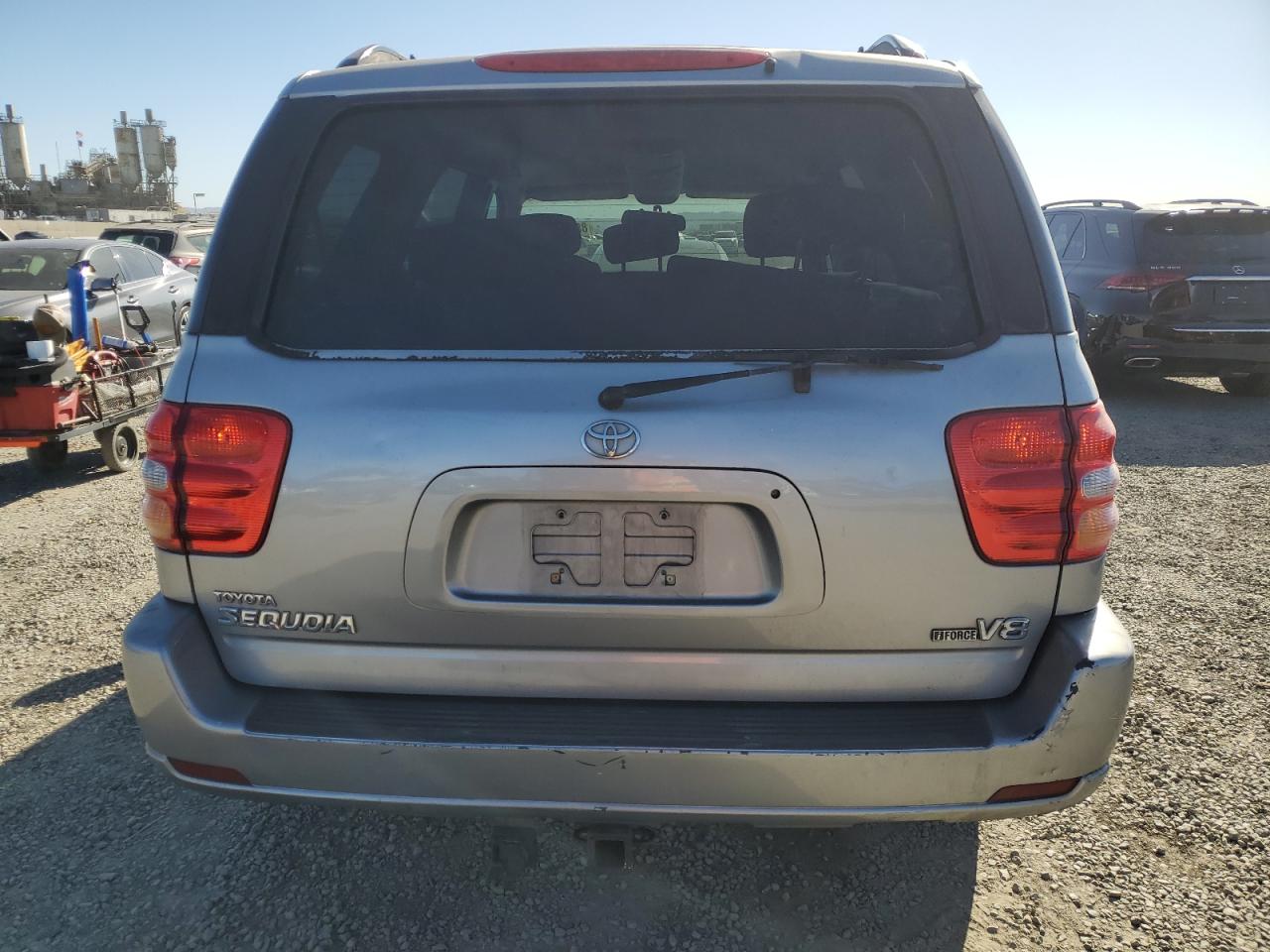 2002 Toyota Sequoia VIN 5TDZT34A22S095826 Copart auction photo, minor dent/scratches damage thumbnail 6