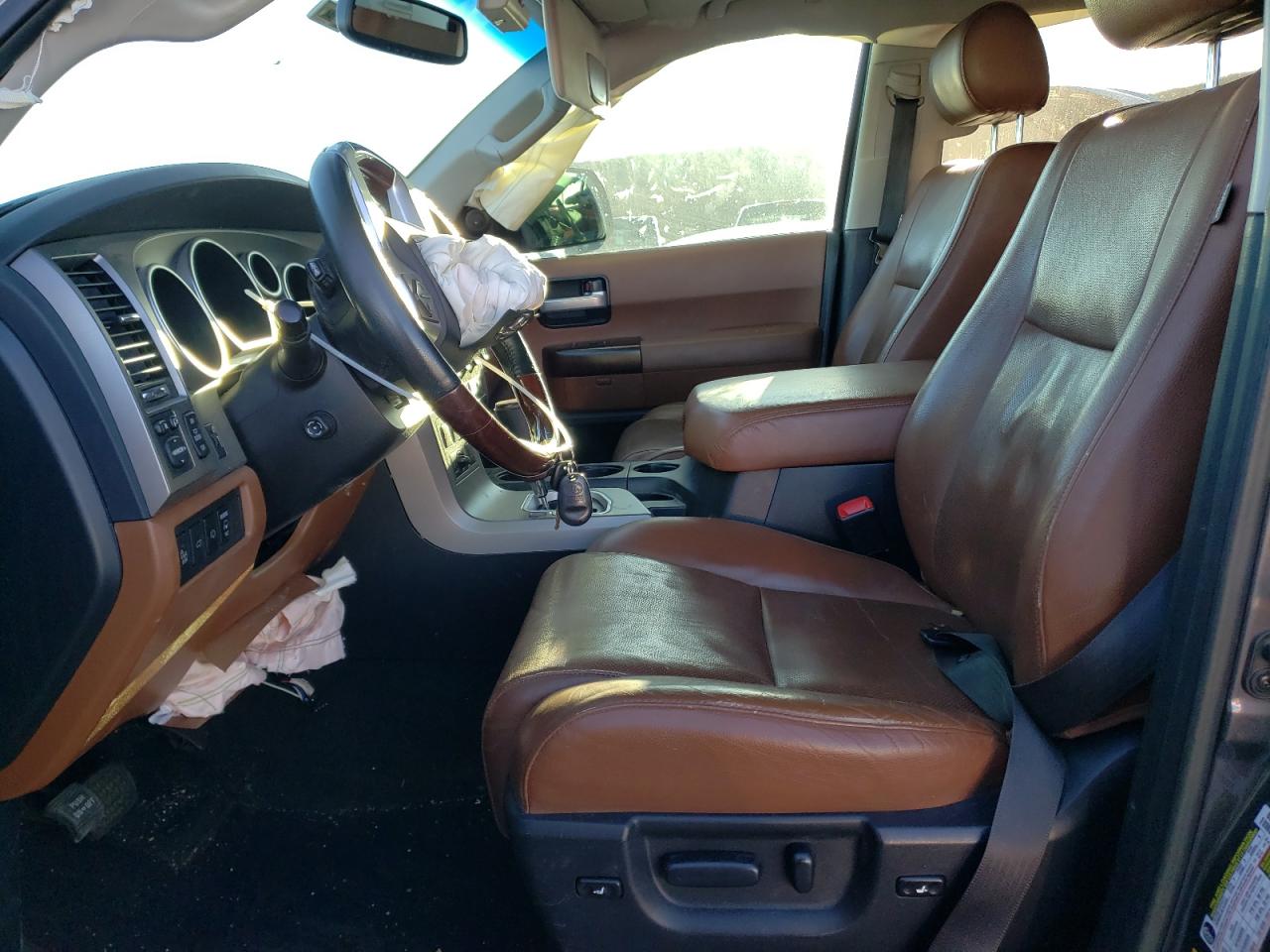 2015 Toyota Sequoia VIN 5TDDW5G16FS124470 Copart auction photo, front end / hail damage thumbnail 7