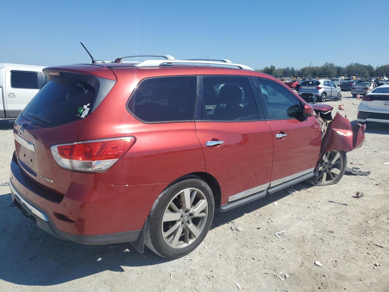 2014 Nissan Pathfinder VIN 5N1AR2MN8EC692912 Copart auction photo, front end damage thumbnail 3