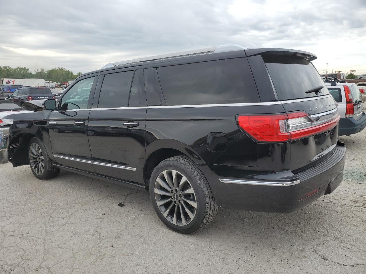 2021 Lincoln Navigator VIN 5LMJJ3LT5MEL07075 Copart auction photo, front end damage thumbnail 2