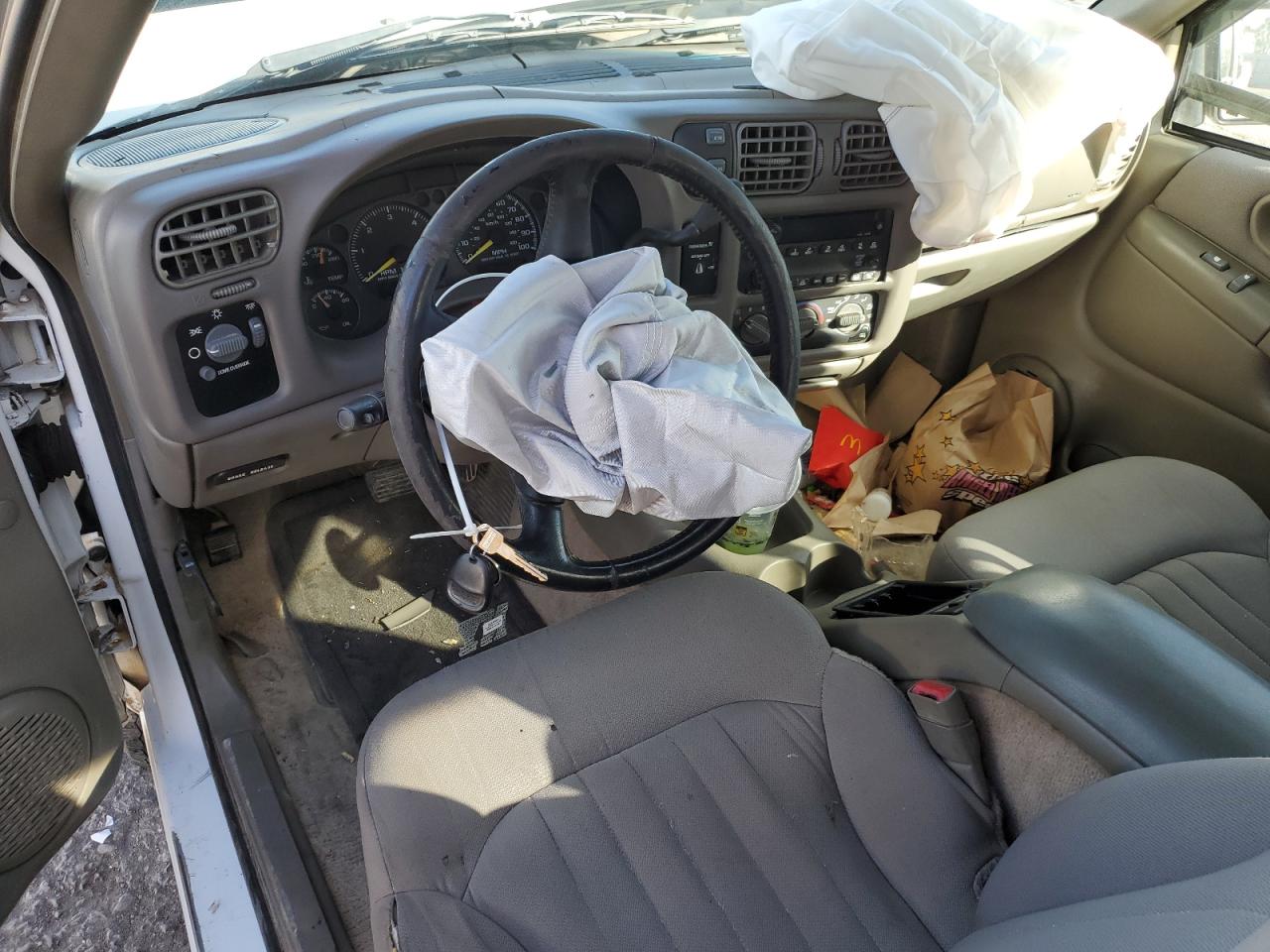 2003 Chevrolet S-10 Pickup VIN 1GCDT19X438251494 Copart auction photo, front end damage thumbnail 8