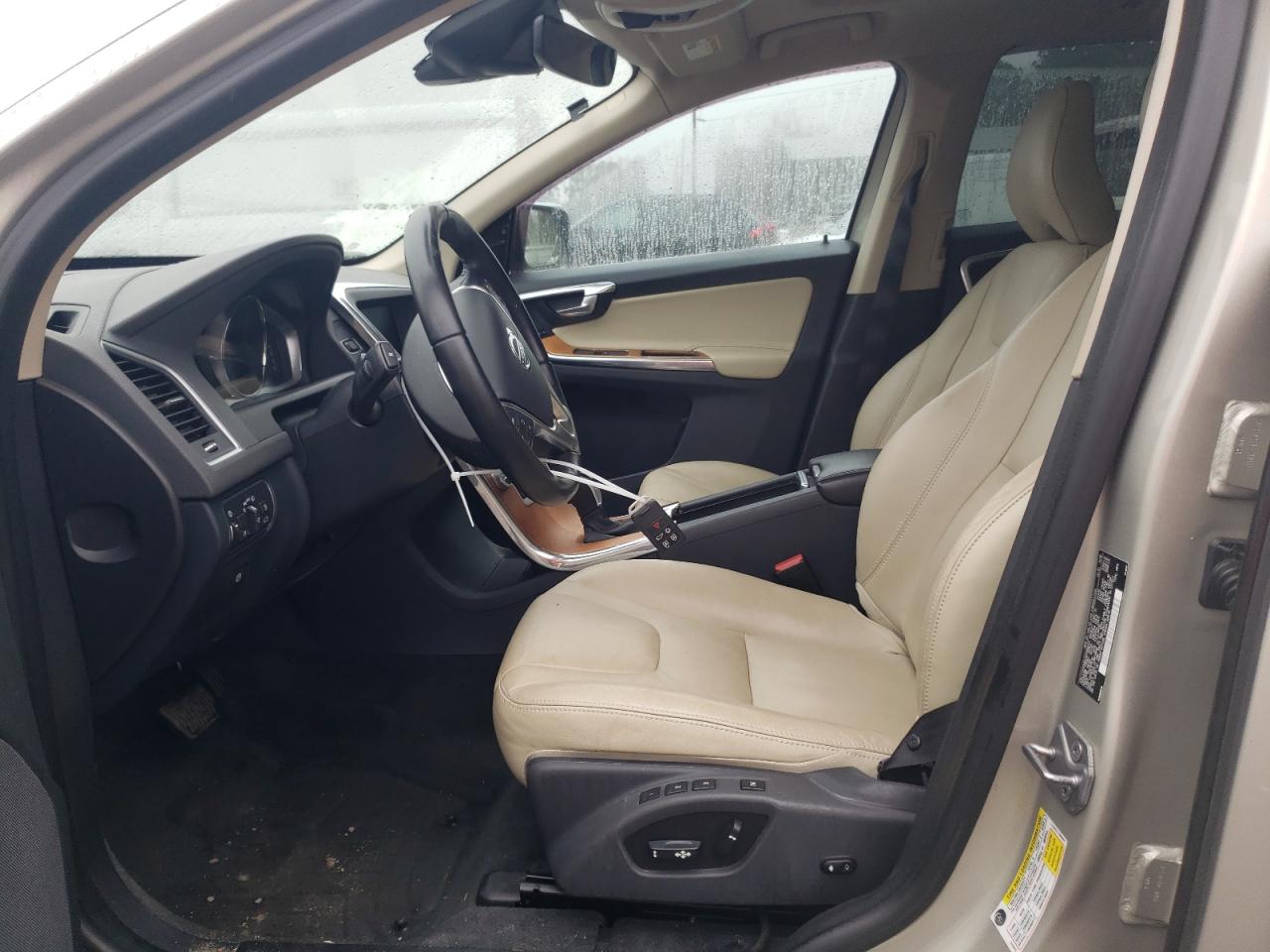 2017 Volvo XC60 VIN YV440MDU1H2095073 Copart auction photo, front end damage thumbnail 7