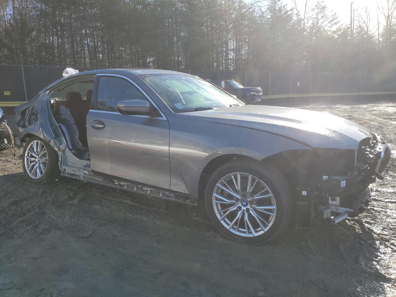 2024 BMW 3er VIN 3MW39FS03R8E05384 Copart auction photo, all over damage thumbnail 4