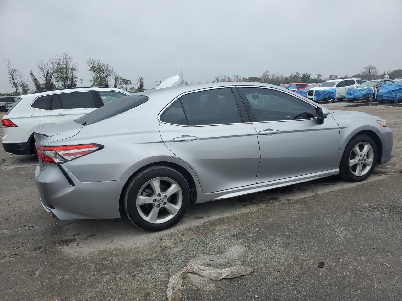 2018 Toyota Camry VIN 4T1B11HK7JU124726 Copart auction photo, minor dent/scratches damage thumbnail 3