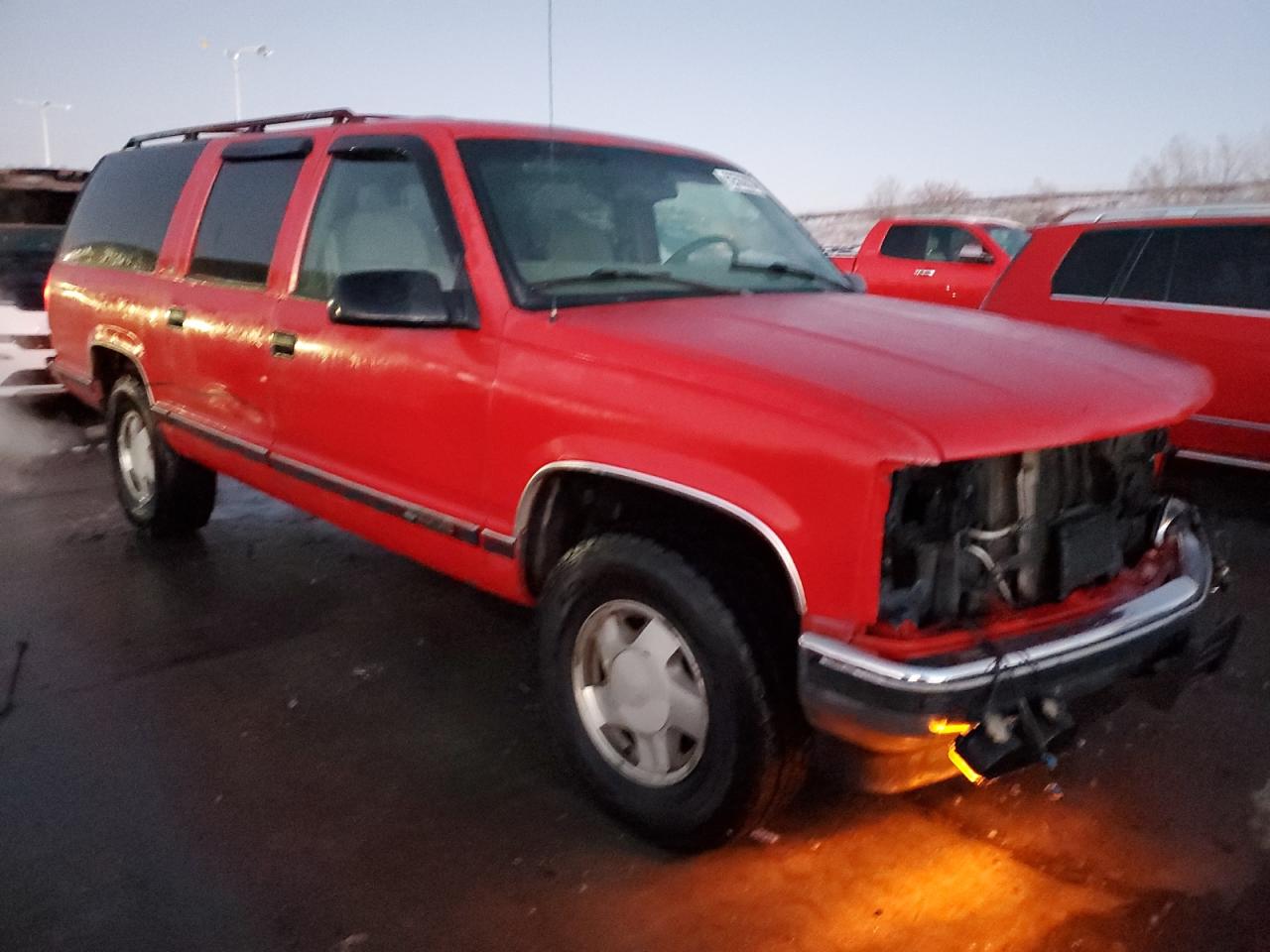 1999 Chevrolet Suburban VIN 1GNFK16R0XJ574173 Copart auction photo, front end damage thumbnail 4