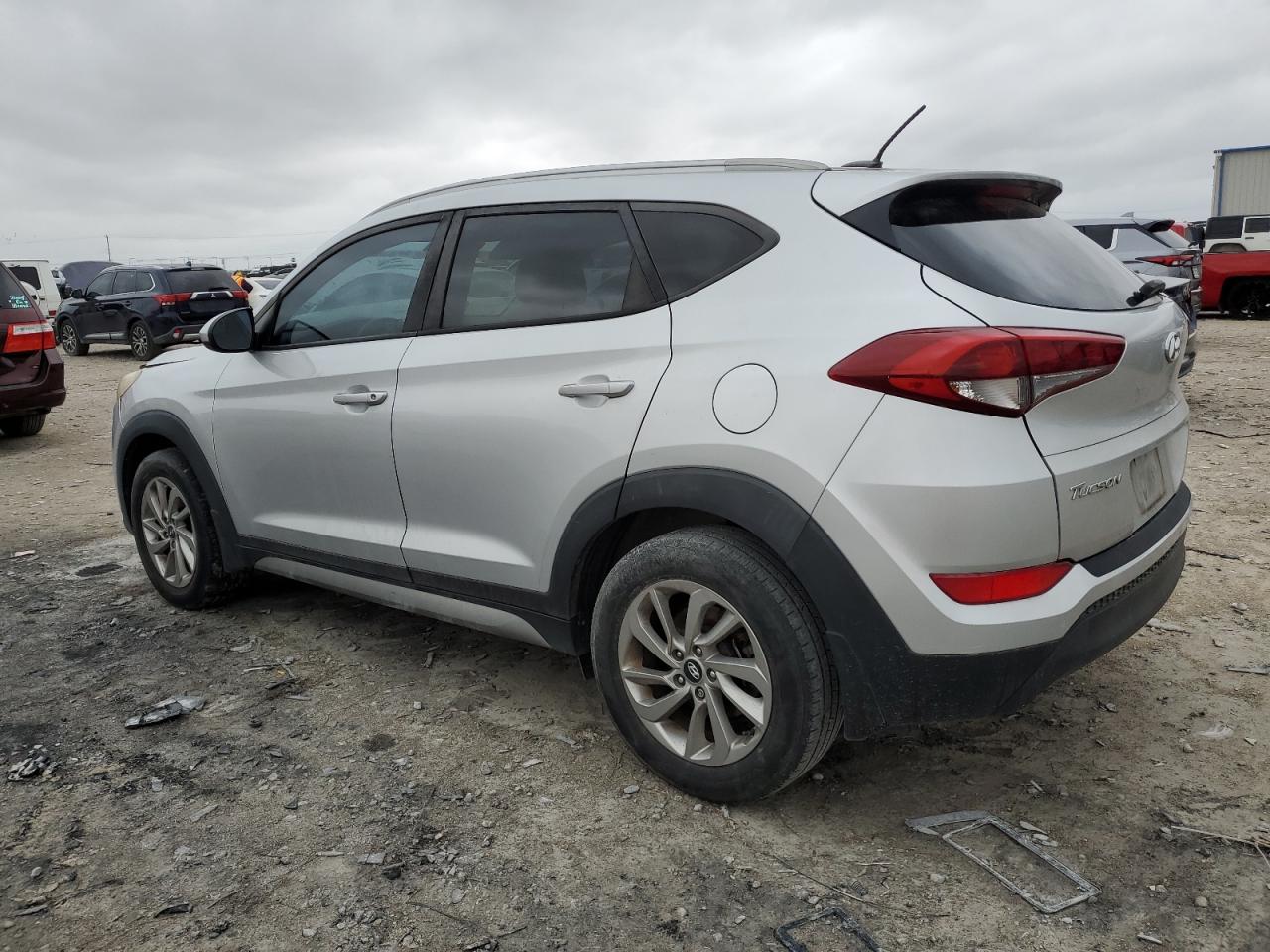 2017 Hyundai Tucson VIN KM8J33A43HU327491 Copart auction photo, front end / minor dent/scratches damage thumbnail 2