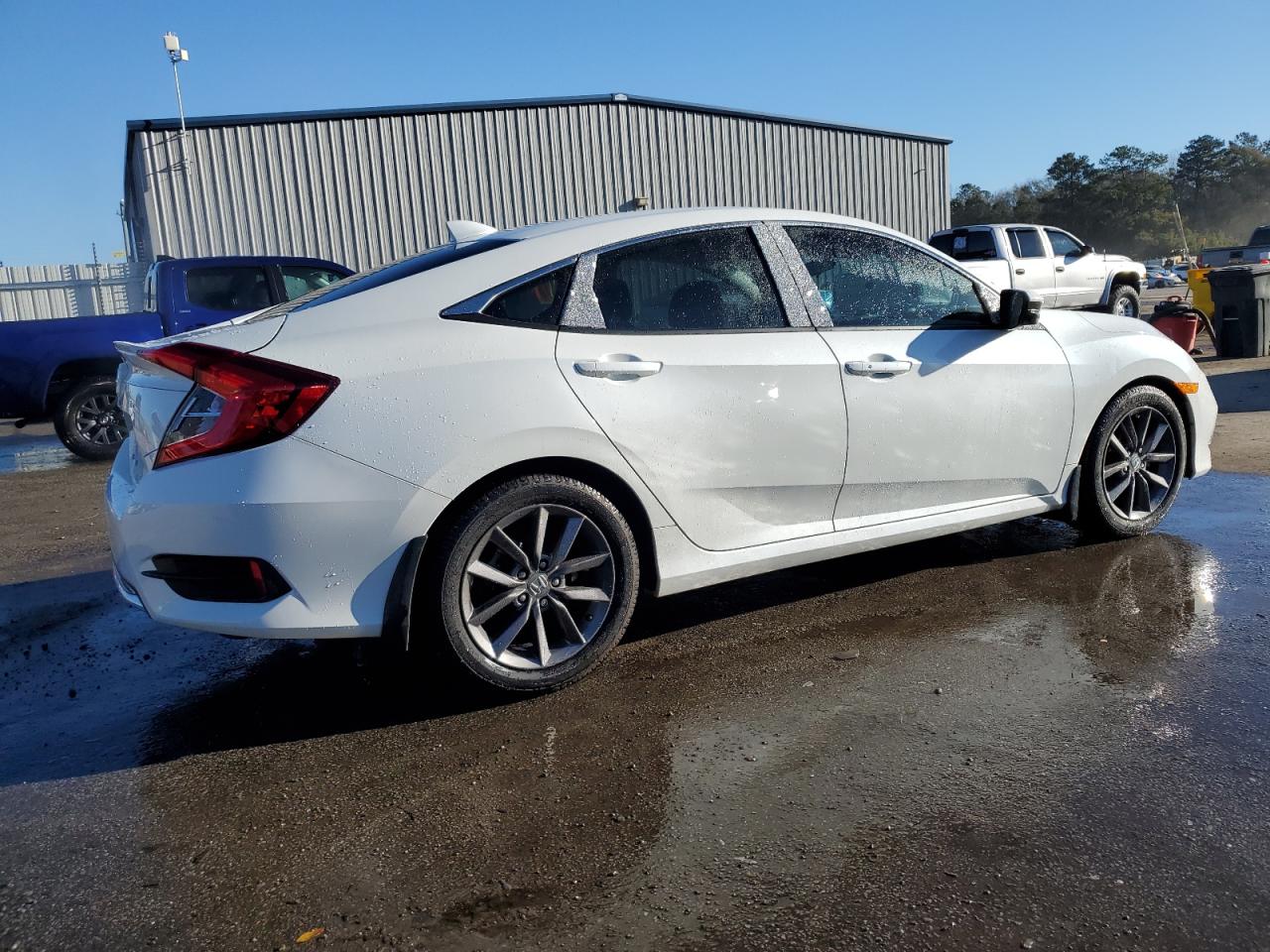 2020 Honda Civic VIN 19XFC1F31LE000349 Copart auction photo, front end / side damage thumbnail 3