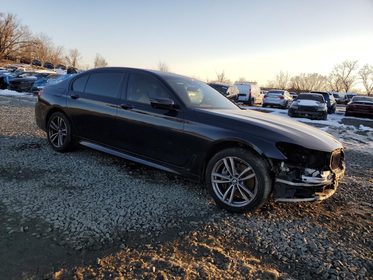 2016 BMW 7er VIN WBA7E2C59GG547530 Copart auction photo, front end / minor dent/scratches damage thumbnail 4