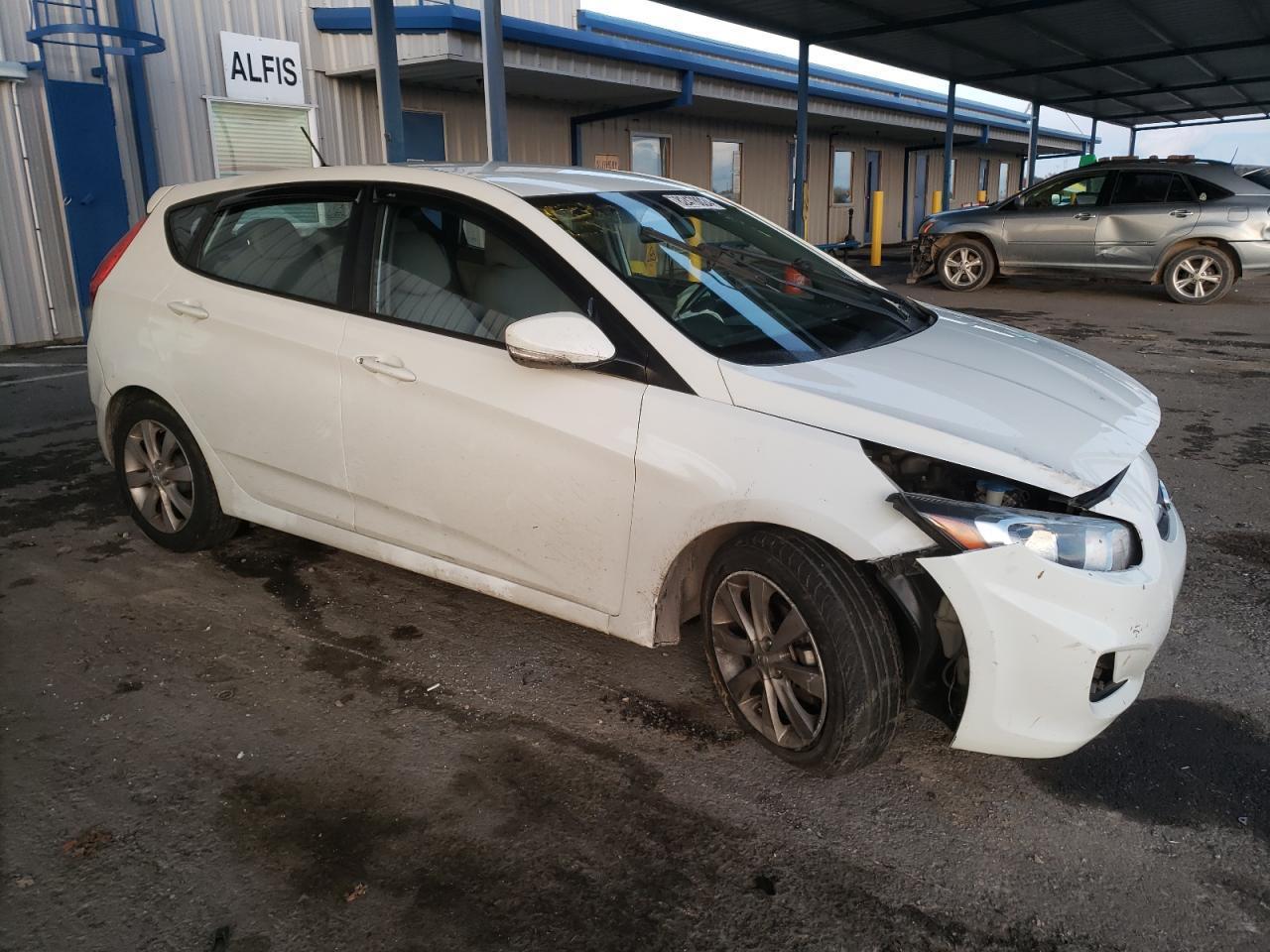 2013 Hyundai Accent VIN KMHCU5AE4DU107314 Copart auction photo, front end / side damage thumbnail 4