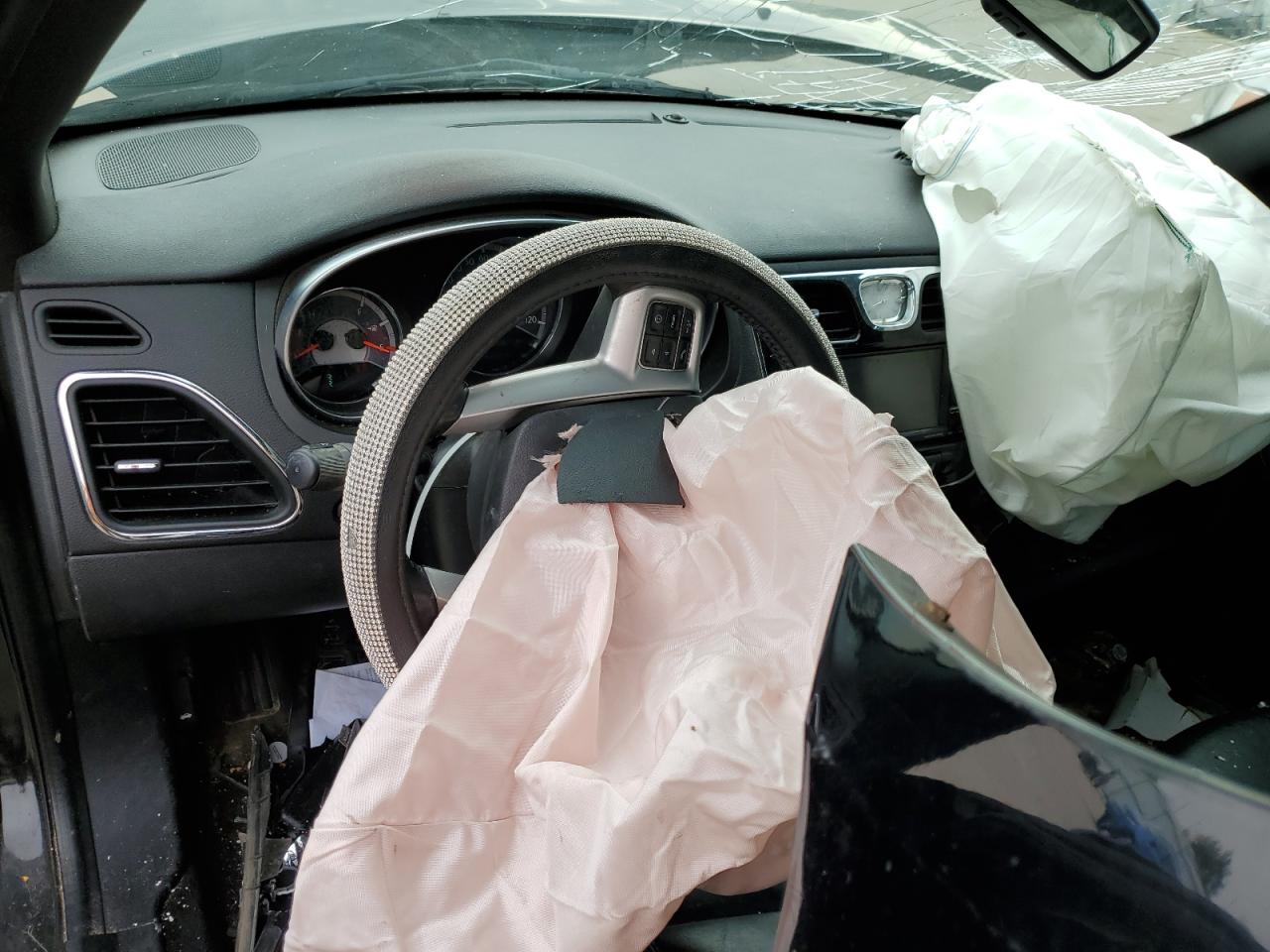 2012 Chrysler 200 VIN 1C3CCBCB5CN140795 Copart auction photo, front end / minor dent/scratches damage thumbnail 8