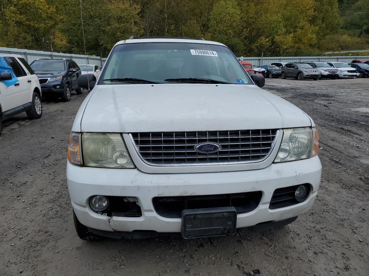 2004 Ford Explorer VIN 1FMZU73W44UA81325 Copart auction photo, front end damage thumbnail 5