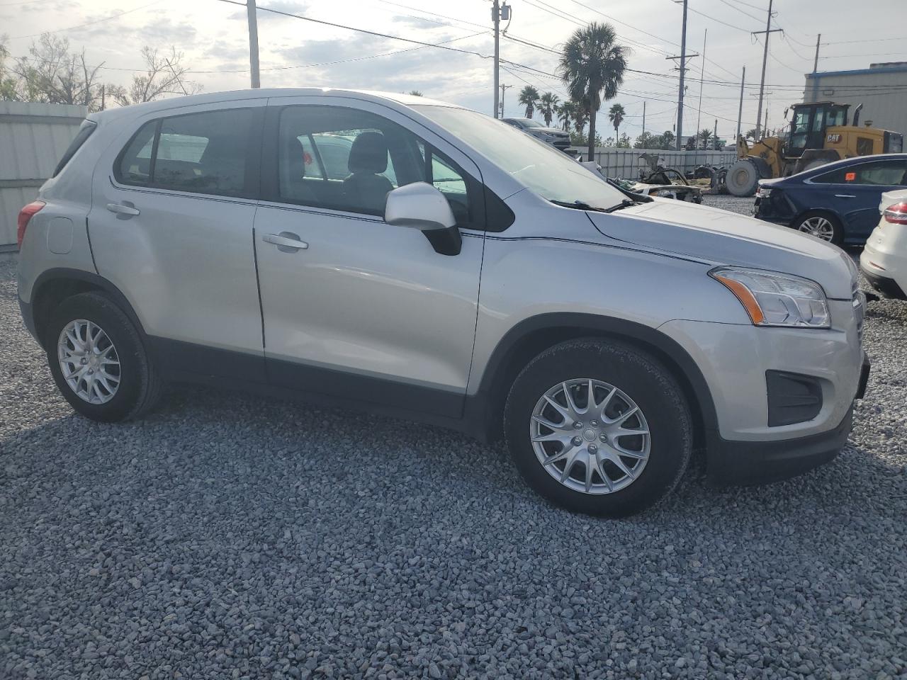 2016 Chevrolet Trax VIN KL7CJKSB5GB758903 Copart auction photo, minor dent/scratches damage thumbnail 4