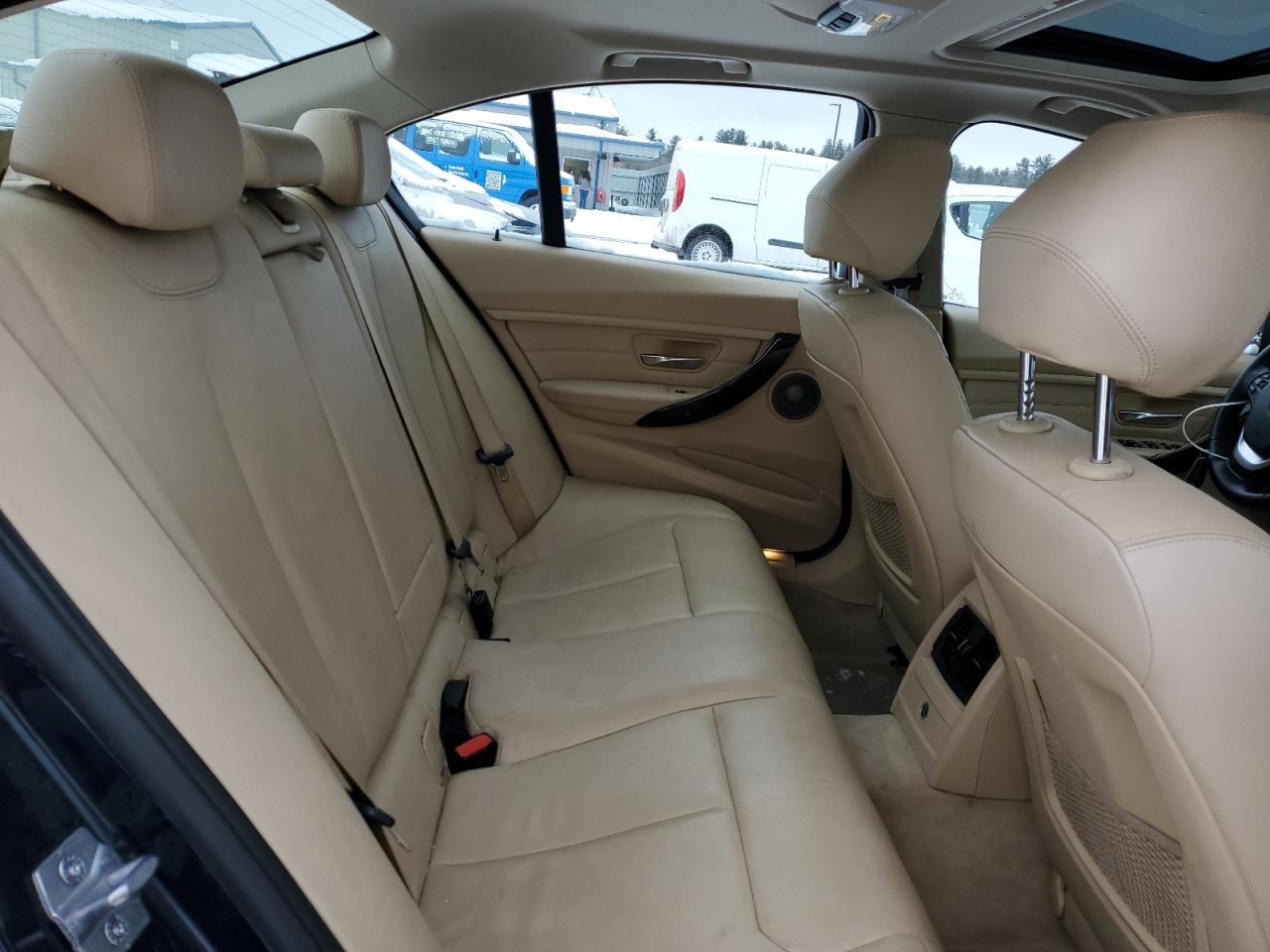 2014 BMW 3er VIN WBA3B9C58EP458741 Copart auction photo, rear end damage thumbnail 10