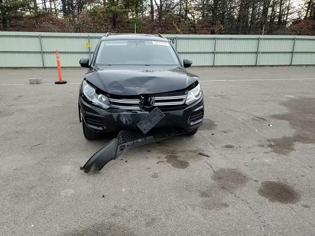 2018 Volkswagen Tiguan VIN WVGBV7AX7JK000917 Copart auction photo, front end / minor dent/scratches damage thumbnail 12