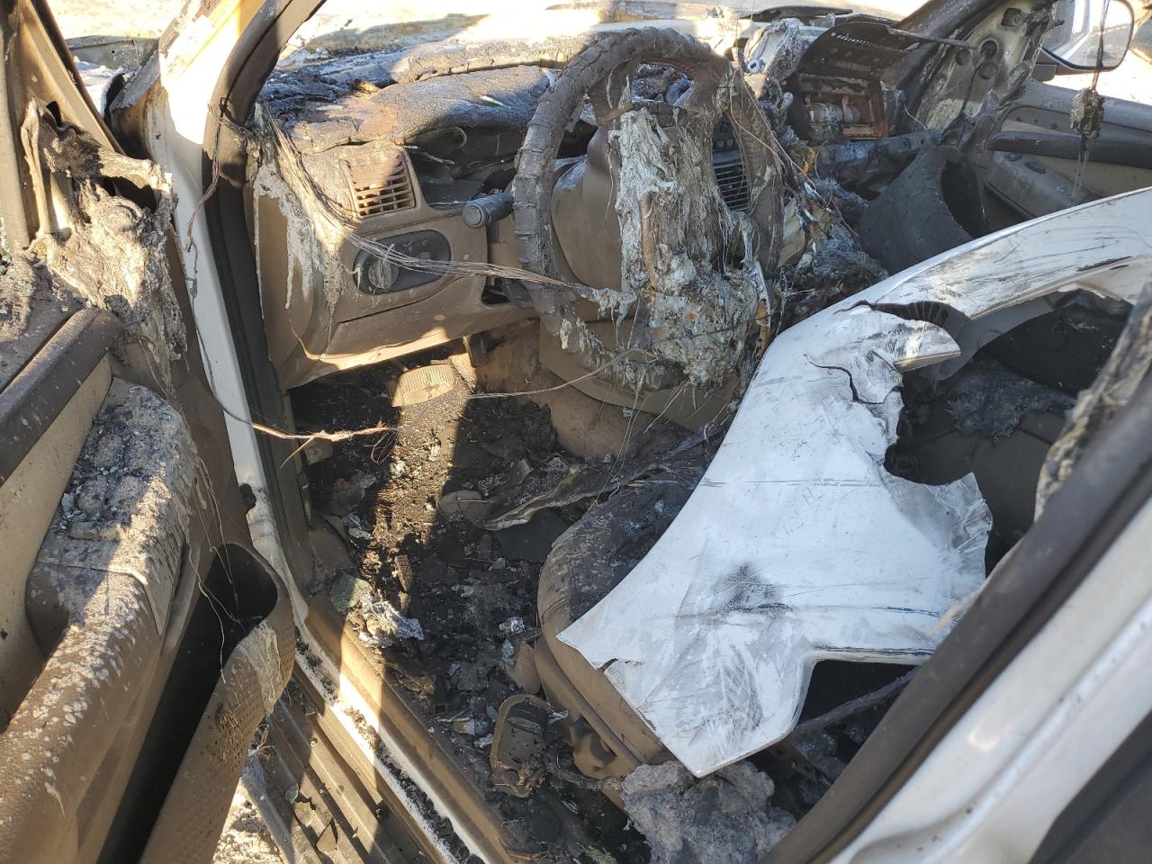 2004 Ford Explorer VIN 1FMZU74K34ZA53031 Copart auction photo, burn damage thumbnail 8