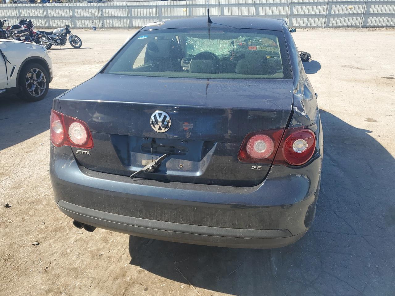 2010 Volkswagen Jetta VIN 3VWJZ7AJ8AM003914 Copart auction photo, all over damage thumbnail 6