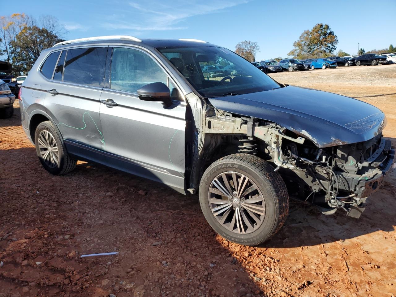 2018 Volkswagen Tiguan VIN 3VV2B7AX0JM165991 Copart auction photo, front end damage thumbnail 4