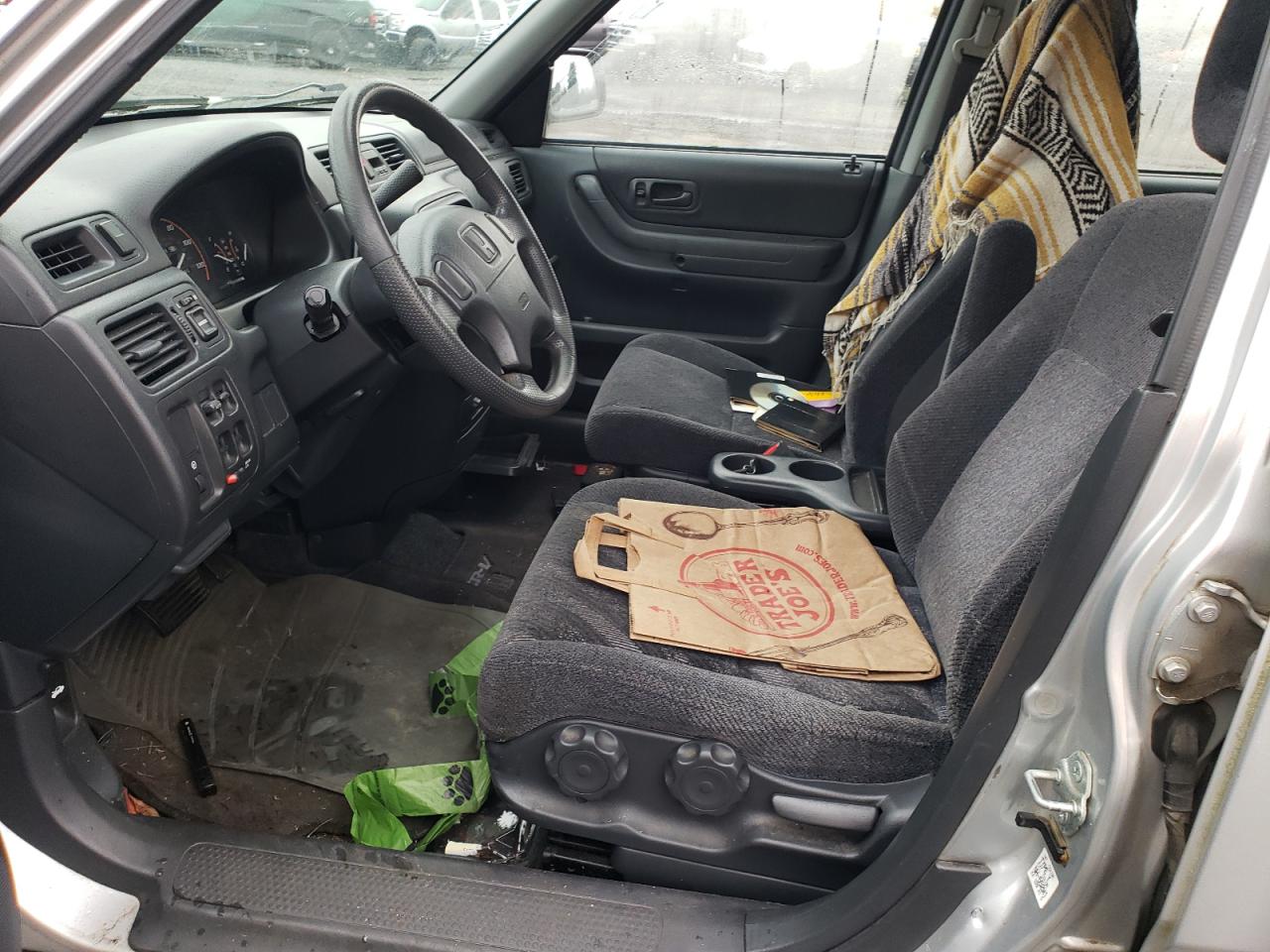 1999 Honda CR-V VIN JHLRD1849XC007596 Copart auction photo, vandalism damage thumbnail 7