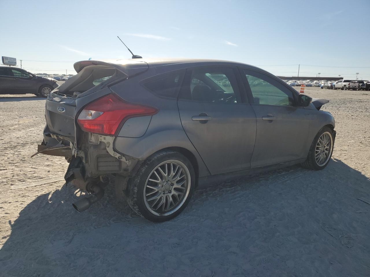 2013 Ford Focus VIN 1FADP3K28DL200681 Copart auction photo, rear end / front end damage thumbnail 3