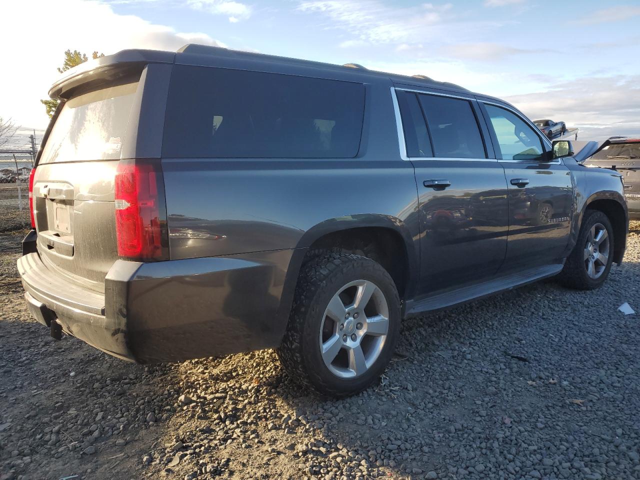 2017 Chevrolet Suburban VIN 1GNSKHKC2HR193369 Copart auction photo, front end / rear end damage thumbnail 3