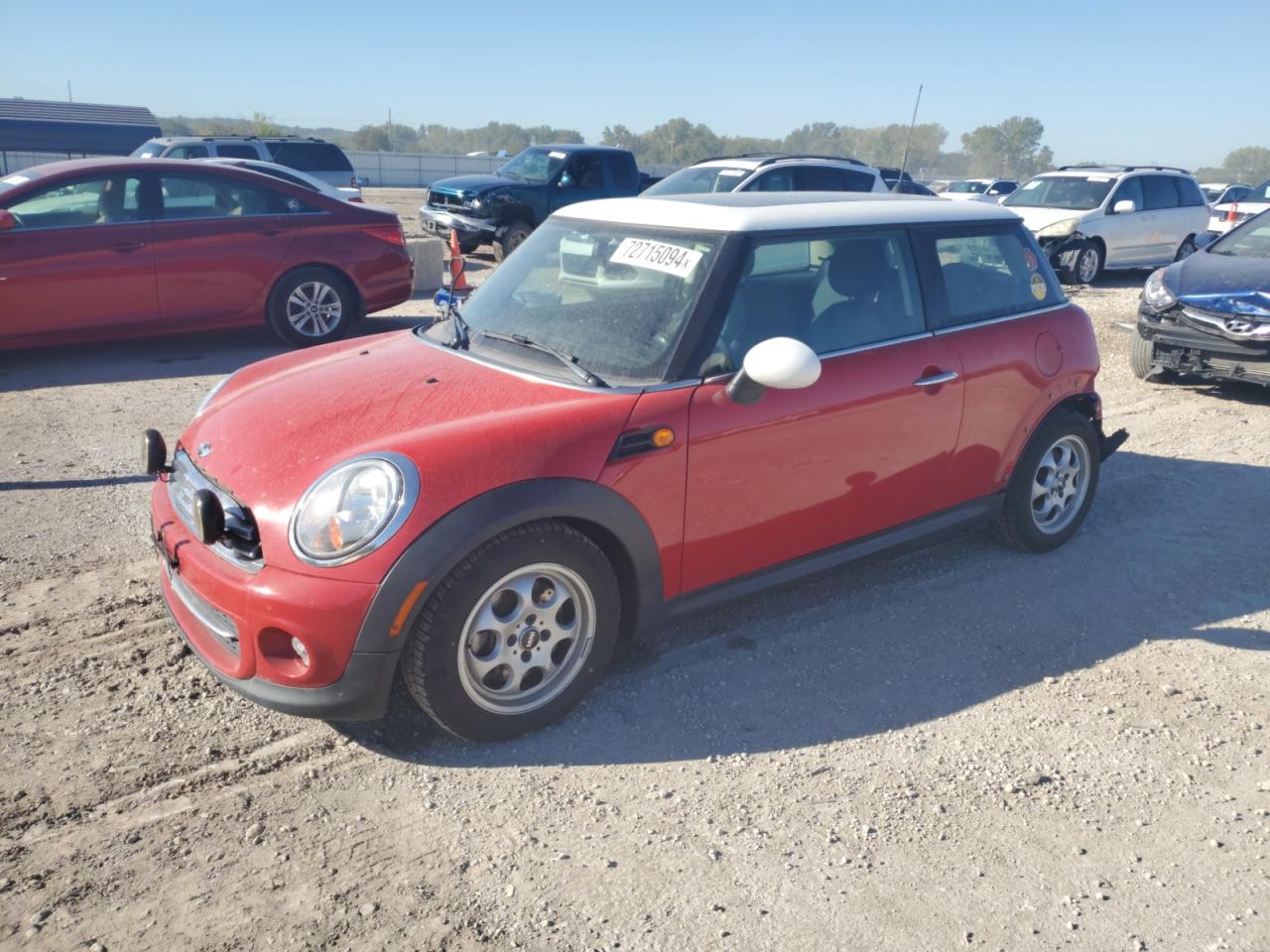 2013 MINI Cooper VIN WMWSU3C55DT682641
