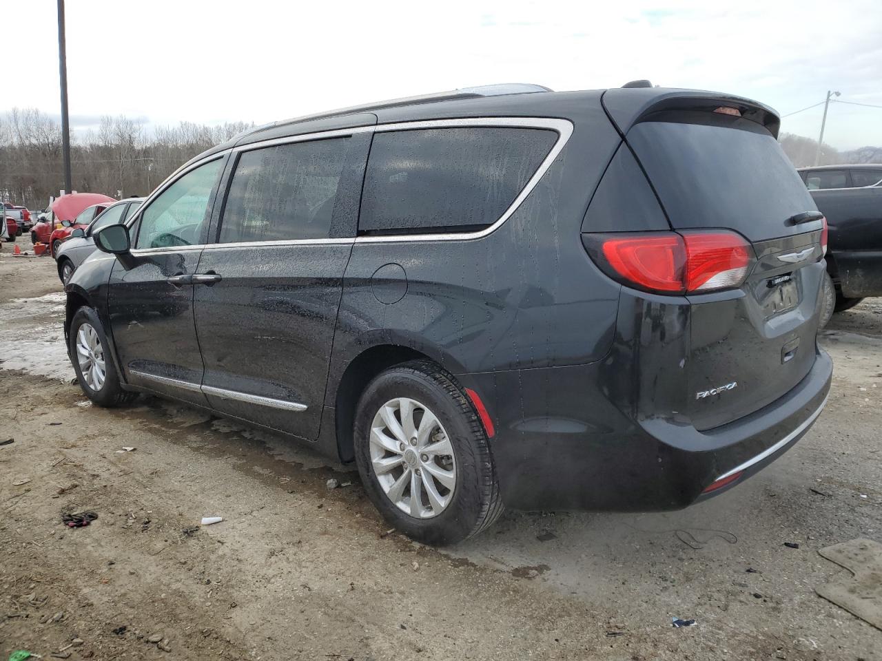 2019 Chrysler Pacifica VIN 2C4RC1BG6KR625199 Copart auction photo, front end damage thumbnail 2