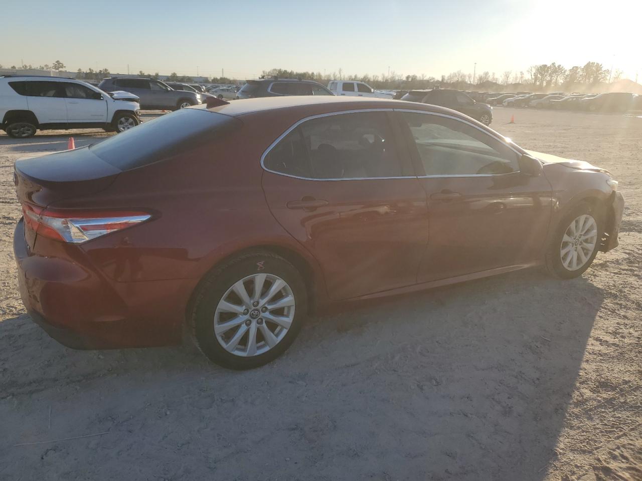 2019 Toyota Camry VIN 4T1B11HK3KU234528 Copart auction photo, front end / minor dent/scratches damage thumbnail 3