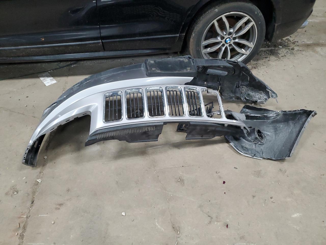 2014 Jeep Grand Cherokee VIN 1C4RJFAG5EC150663 Copart auction photo, front end damage thumbnail 13