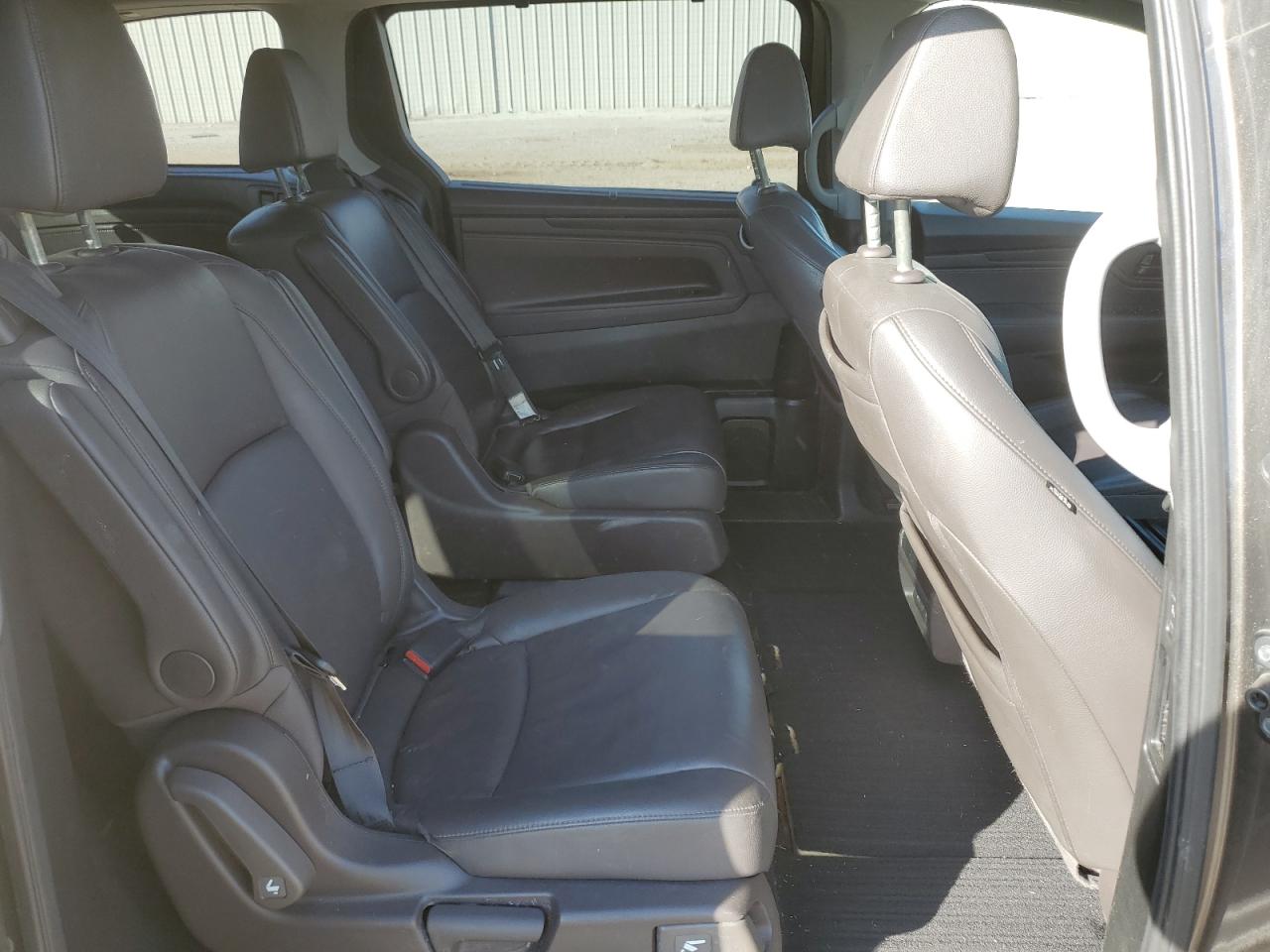 2018 Honda Odyssey VIN 5FNRL6H79JB110518 Copart auction photo, vandalism / rear end damage thumbnail 11