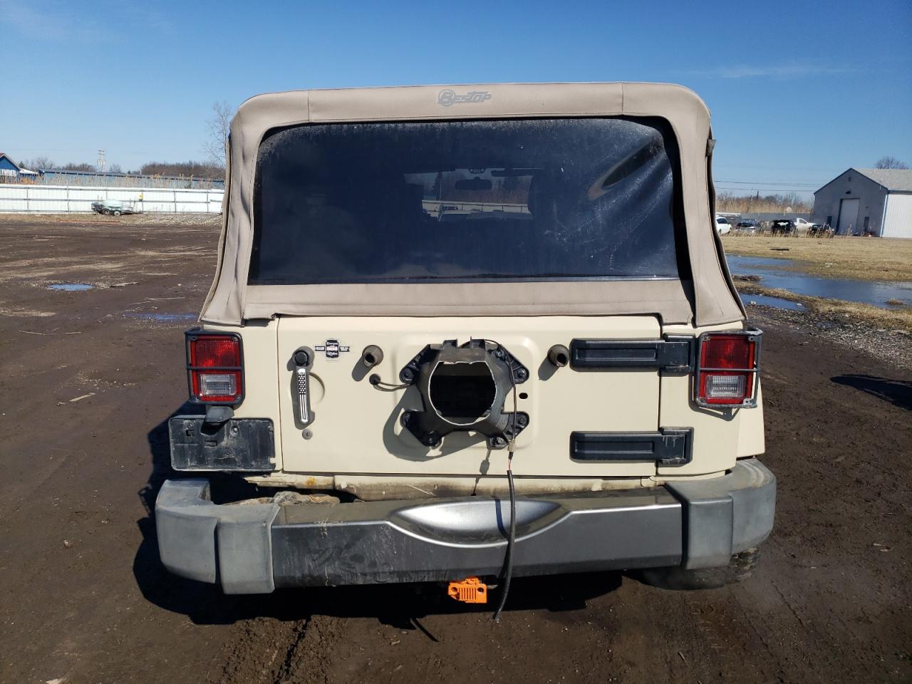 2011 Jeep Wrangler VIN 1J4BA3H18BL621311 Copart auction photo, rear end / undercarriage damage thumbnail 6
