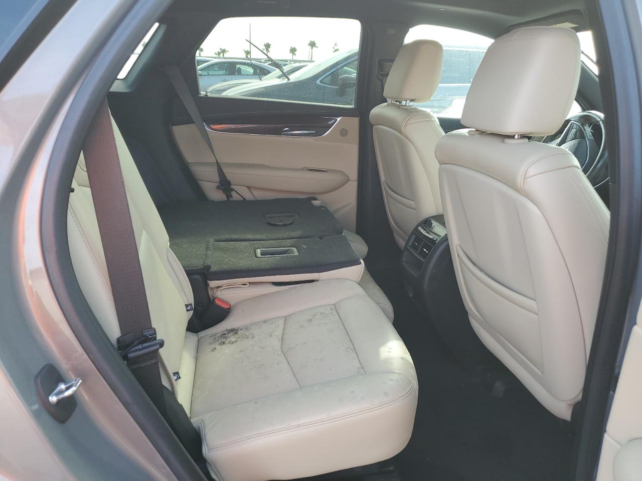 2019 Cadillac XT5 VIN 1GYKNFRS8KZ231447 Copart auction photo, water/flood damage thumbnail 11