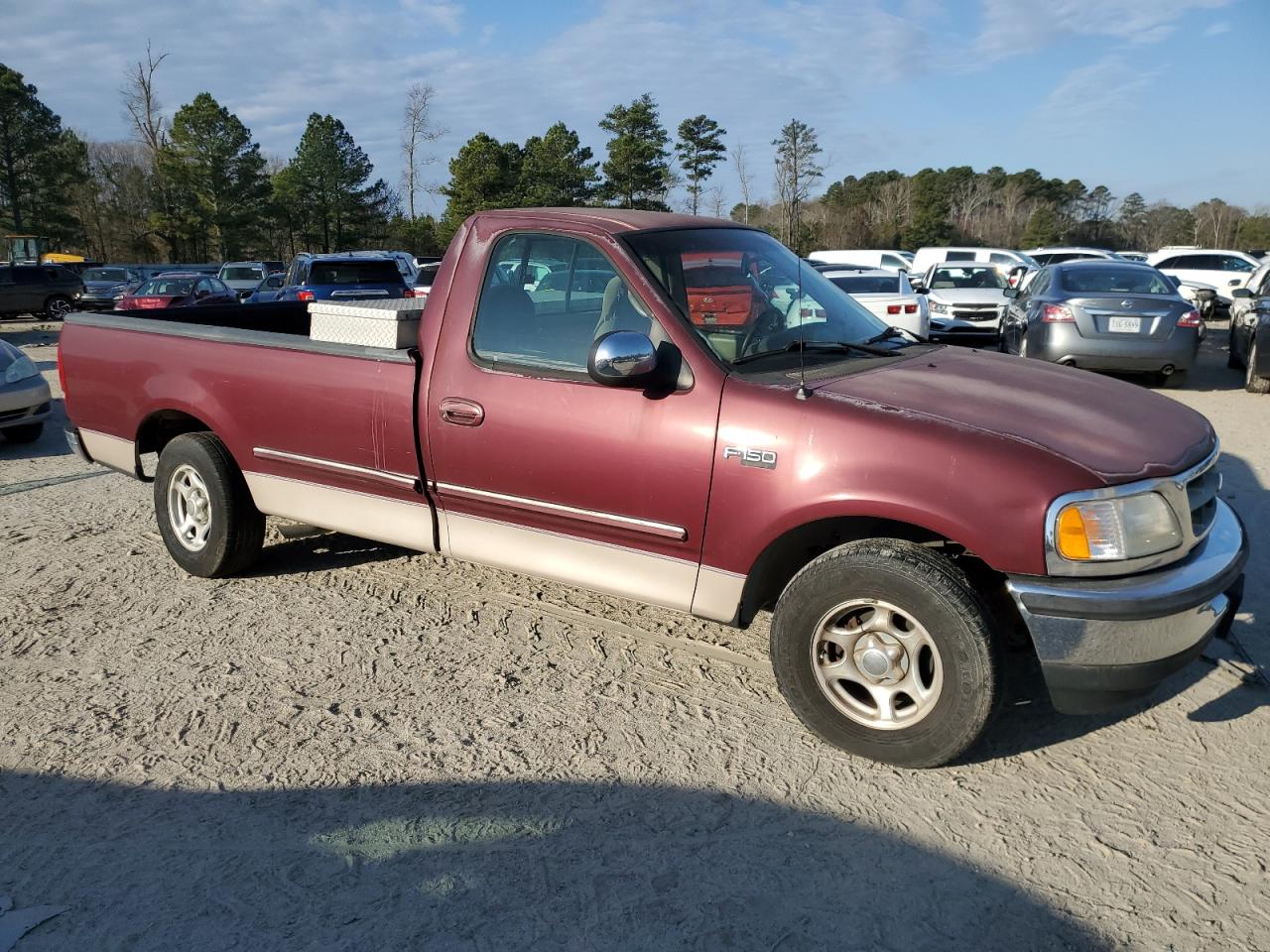 1997 Ford F-150 VIN 1FTDF17W6VND23155 Copart auction photo, side / minor dent/scratches damage thumbnail 4