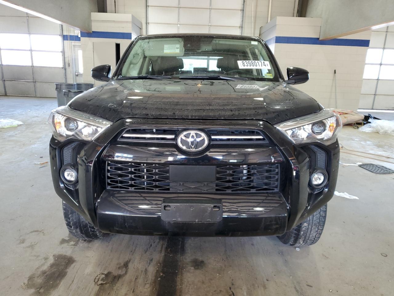 2021 Toyota 4Runner VIN JTEMU5JR8M5893068 Copart auction photo, side damage thumbnail 5