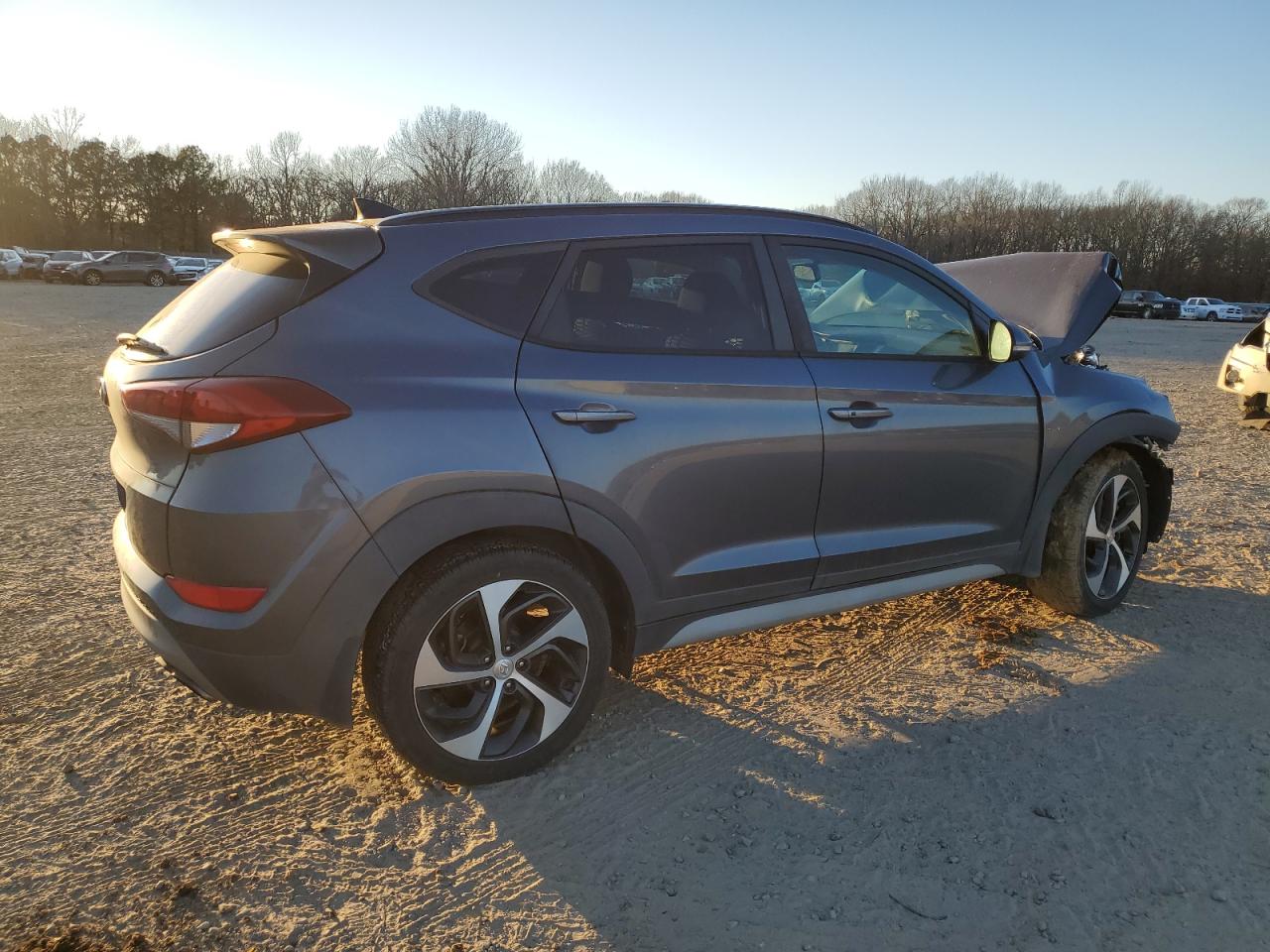 2018 Hyundai Tucson VIN KM8J33A28JU751656 Copart auction photo, front end / minor dent/scratches damage thumbnail 3