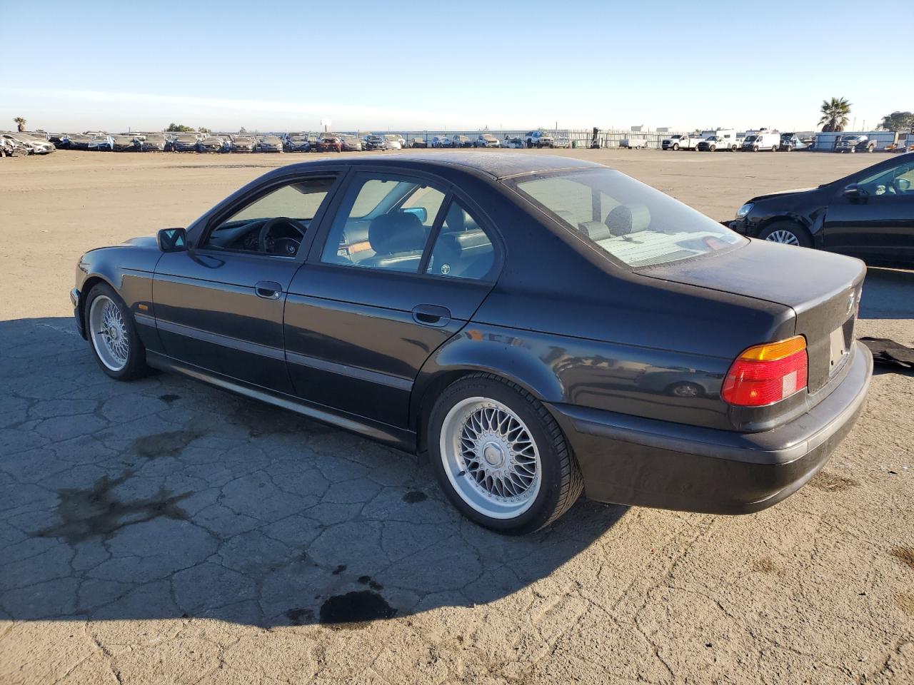 2000 BMW 5er VIN WBADM6341YGU18445 Copart auction photo, burn damage thumbnail 2