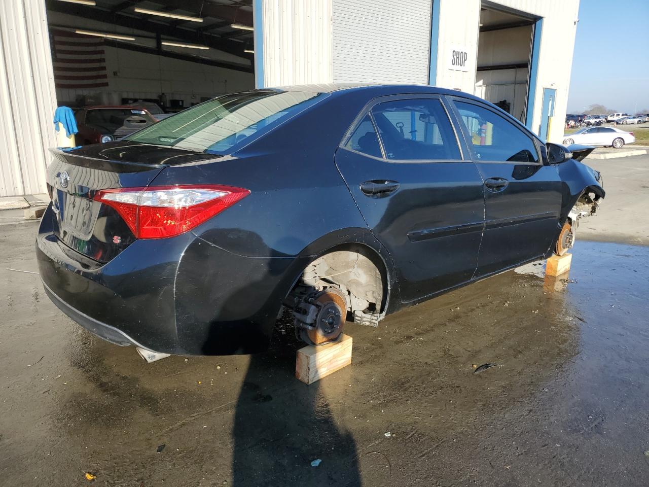 2016 Toyota Corolla VIN 5YFBURHE3GP559544 Copart auction photo, front end / undercarriage damage thumbnail 3