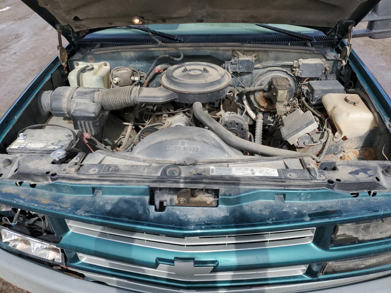 1995 Chevrolet GMT-400 VIN 2GCEK19K8S1232752 Copart auction photo, side / front end damage thumbnail 11