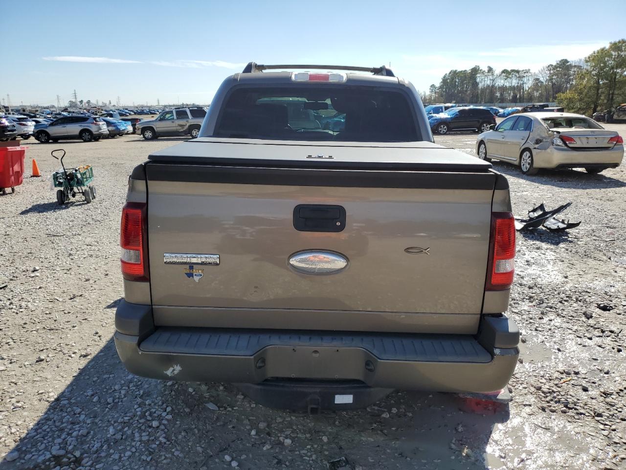 2007 Ford Explorer VIN 1FMEU33K57UA16766 Copart auction photo, side / rear end damage thumbnail 6
