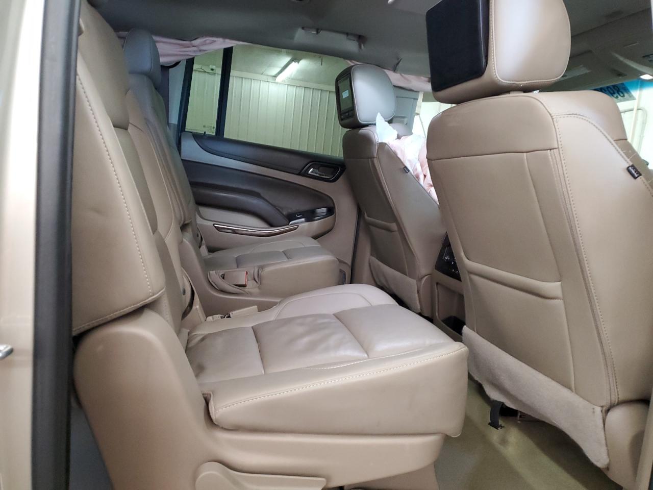 2017 Chevrolet Suburban VIN 1GNSKHKC6HR129495 Copart auction photo, side / minor dent/scratches damage thumbnail 11